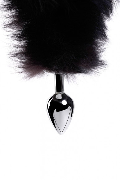 Большая серебристая металлическая анальная втулка с черным лисьим хвостом