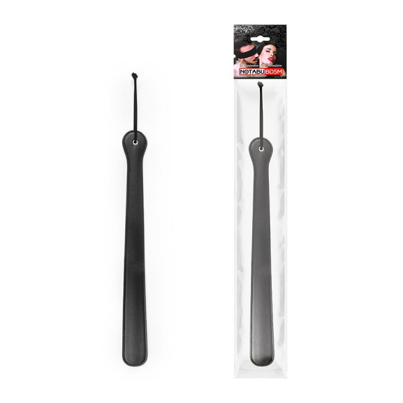 Черная гладкая классическая шлепалка с ручкой - 48 см. Черная гладкая классическая шлепалка с ручкой - 48 см.