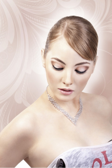 Черные ресницы разной длины Черные ресницы разной длины