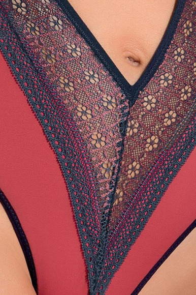 Шикарное боди Sylviane с треугольным вырезом под лифом Шикарное боди Sylviane с треугольным вырезом под лифом