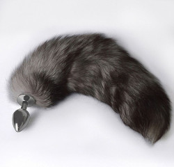 Серебристая коническая анальная пробка с пушистым хвостиком Серебристая коническая анальная пробка с пушистым хвостиком