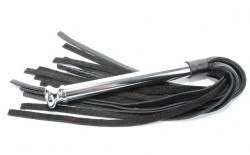 Черная плеть с металлической рукоятью - 43 см. Черная плеть с металлической рукоятью - 43 см.