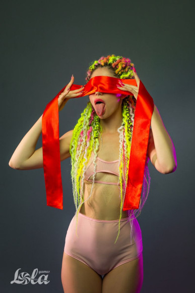 Красная лента для связывания Wink - 152 см. Красная лента для связывания Wink - 152 см.