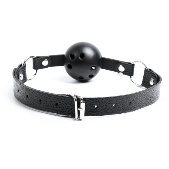 Черный кляп-шарик на регулируемых ремнях Черный кляп-шарик на регулируемых ремнях