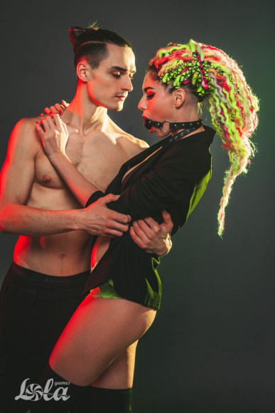 Черный кляп-шарик Bare с шипами Черный кляп-шарик Bare с шипами