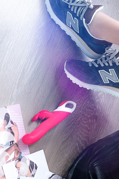 Розовый вибратор с клиторальным стимулятором ELLY с подогревом - 21,5 см. Розовый вибратор с клиторальным стимулятором ELLY с подогревом - 21,5 см.