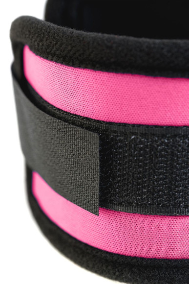 Оковы на ноги из неопрена розового цвета Оковы на ноги из неопрена розового цвета