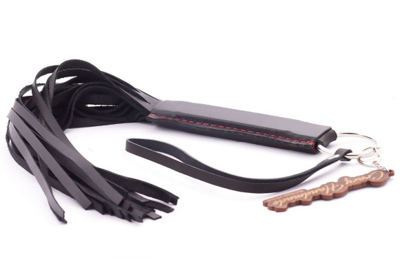 Черная кожаная плеть с удобной ручкой - 50 см. Черная кожаная плеть с удобной ручкой - 50 см.