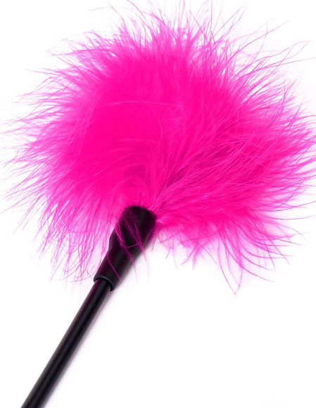 Щекоталка с розовым пушком на кончике Щекоталка с розовым пушком на кончике