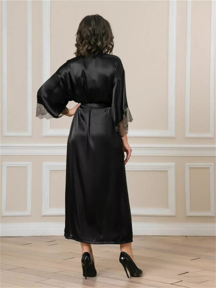 Длинный халат на поясе из искусственного шелка Длинный халат на поясе из искусственного шелка