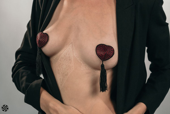 Черно-красные пэстисы-сердечки Evans с кисточками Черно-красные пэстисы-сердечки Evans с кисточками