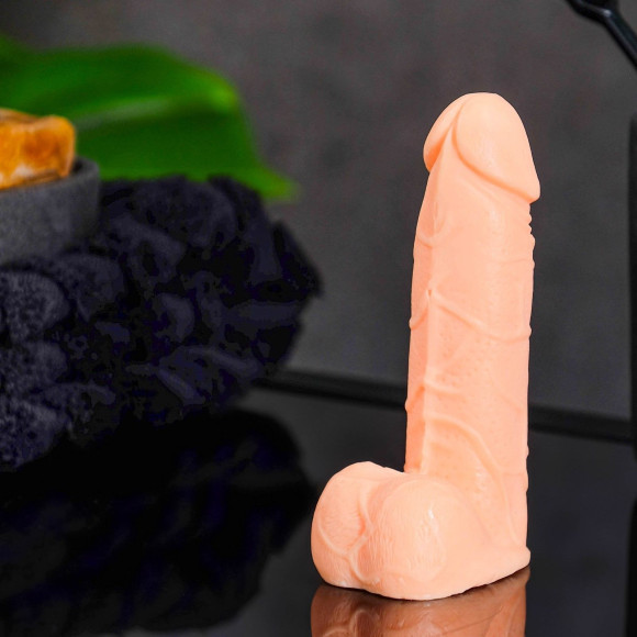 Фигурное мыло Фаворит с клубничным ароматом - 90 гр. Фигурное мыло Фаворит с клубничным ароматом - 90 гр.