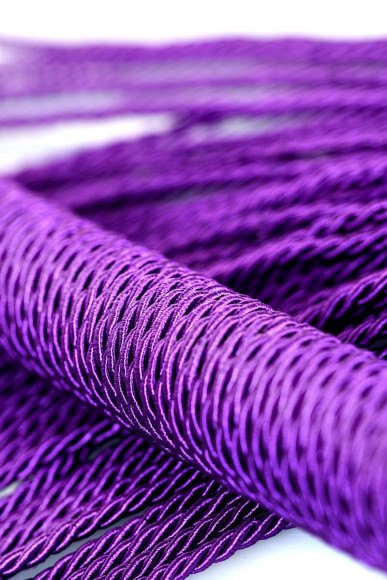 Сиреневый флоггер из веревки Theatre - 48,5 см. Сиреневый флоггер из веревки Theatre - 48,5 см.