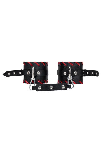 Черно-красные оковы из натуральной кожи Черно-красные оковы из натуральной кожи