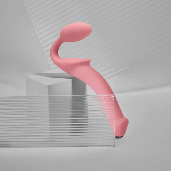 Розовый безремневой страпон Strap-on-me Semi-Realistic Bendable Strap-On size M