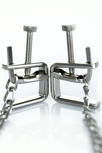 Серебристые зажимы для сосков Theatre с цепочкой Серебристые зажимы для сосков Theatre с цепочкой