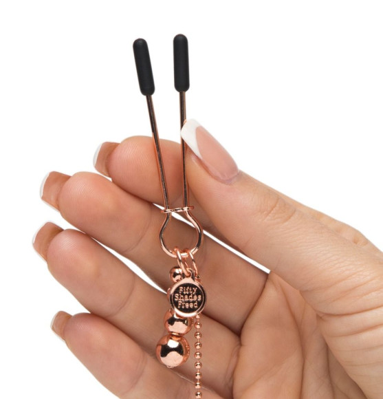 Золотистые зажимы для сосков и клитора All Sensation Nipple and Clitoral Chain Золотистые зажимы для сосков и клитора All Sensation Nipple and Clitoral Chain