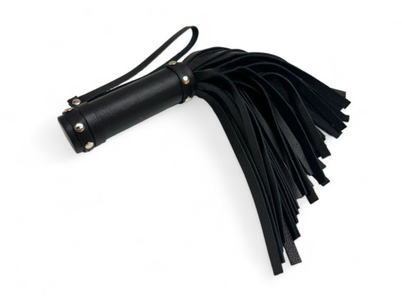 Черная генитальная мини-плеть Queen Arsenal - 26 см. Черная генитальная мини-плеть Queen Arsenal - 26 см.
