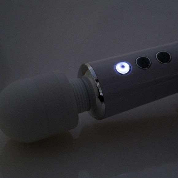 Белый жезловый вибромассажёр Wand Massager - 19 см. Белый жезловый вибромассажёр Wand Massager - 19 см.