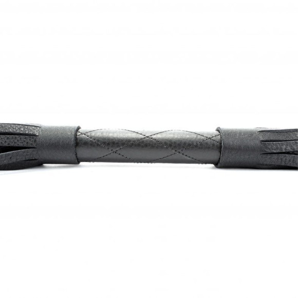 Чёрная плетка из натуральной кожи - 45 см. Чёрная плетка из натуральной кожи - 45 см.