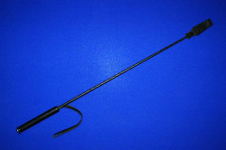 Чёрный кожаный стек с наконечником-отвёрткой - 70 см. Чёрный кожаный стек с наконечником-отвёрткой - 70 см.