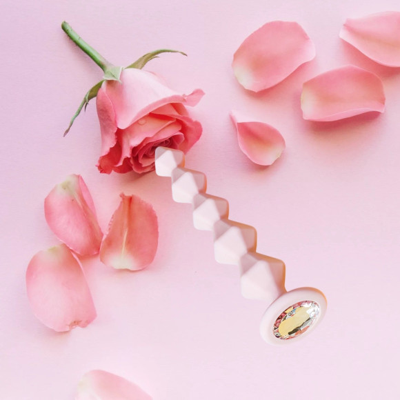 Розовая анальная цепочка с кристаллом Buddy - 17,7 см. Розовая анальная цепочка с кристаллом Buddy - 17,7 см.